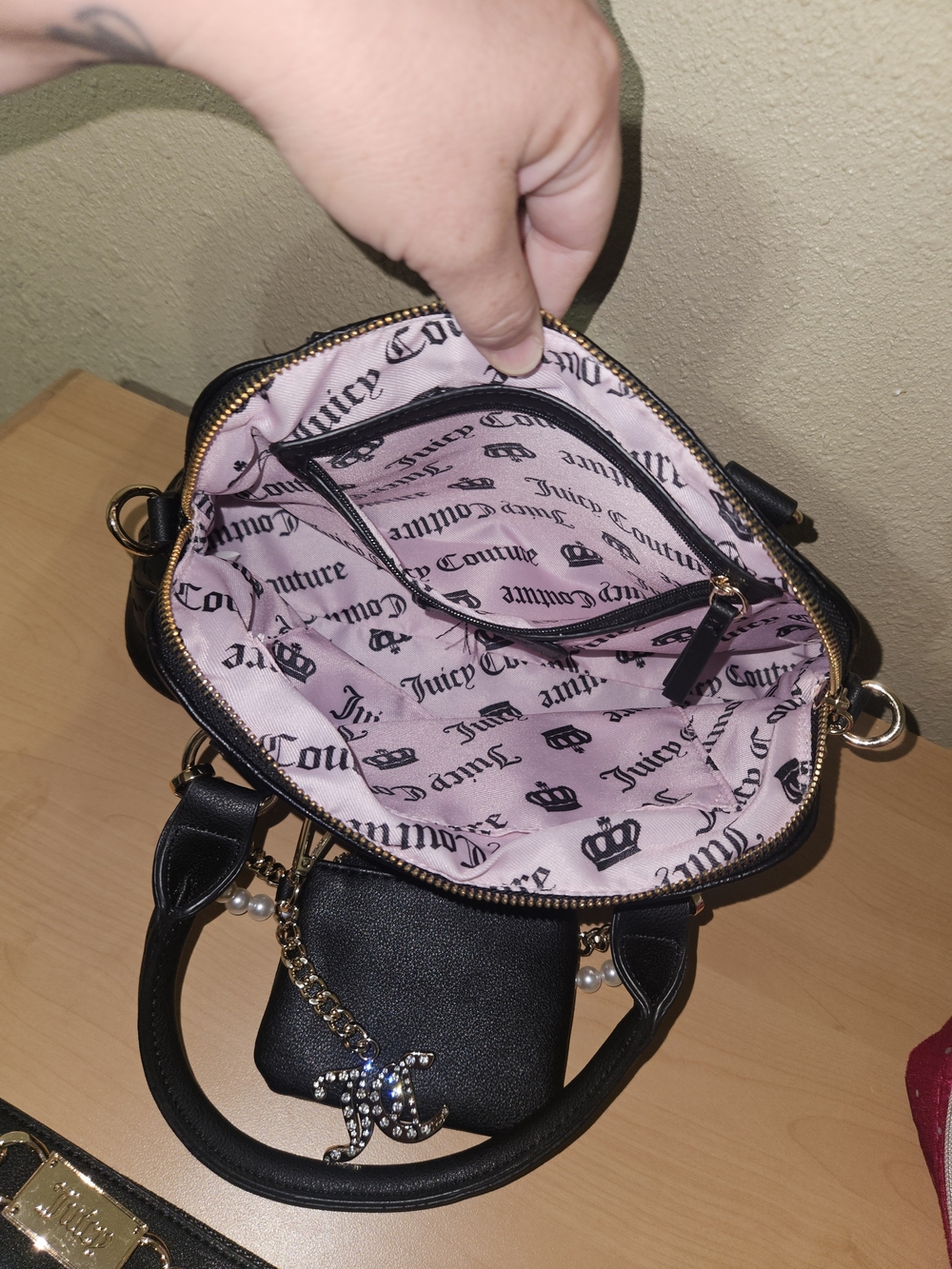 NWOT Juicy Couture dome satchel with Gold And Pearl Chain Accent & Coin Purse - Picture 7 of 8